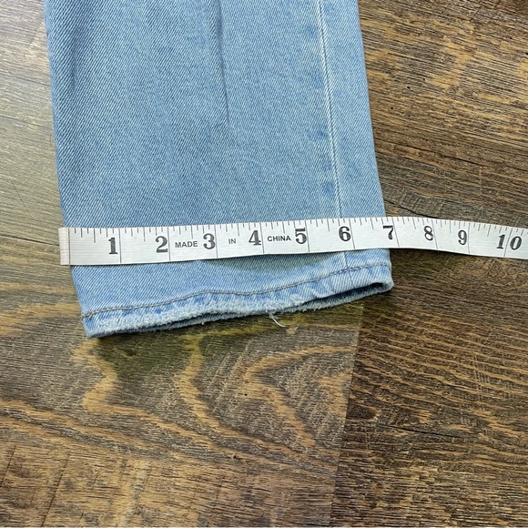 J. Crew Essential Straight Jeans Light Wash All Day Stretch Womens 29 Distressed - Picture 5 of 9